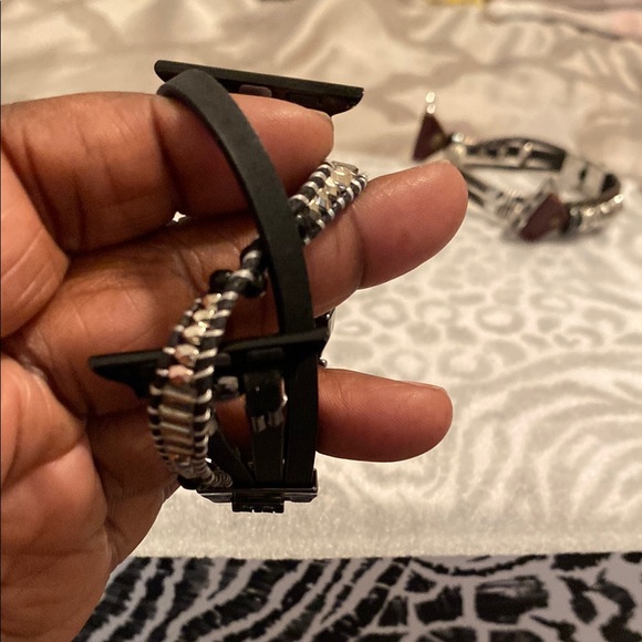 Assorted apple Watch Bands in Silver, Gold, and Brown - Picture 8 of 9